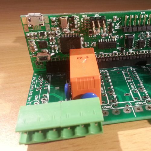 Archiduino - Power relay onboard