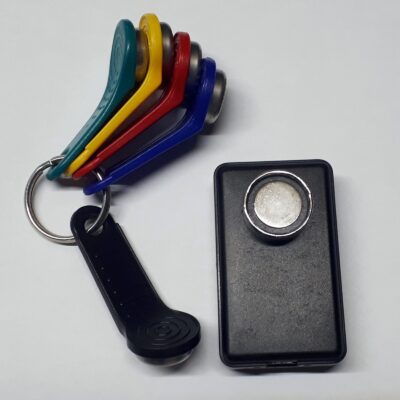 BisoKey32 - Lettore con chiavette iButton